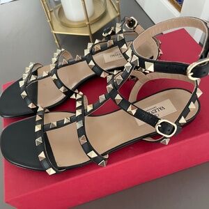 Valentino Garavani Rockstud Sandals - NWOT